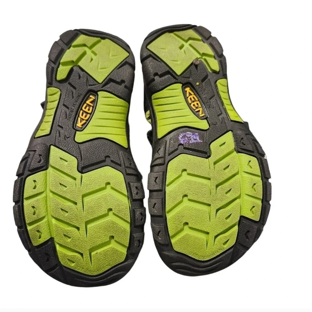 Keen Newport H2 Sandals Youth Size 2 Black Green Waterproof Hiking Shoes